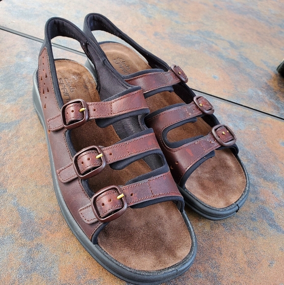 clarks springer sandals